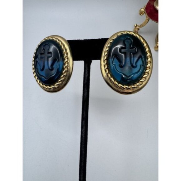 TRIFARI TM Blue Cabochon Earrings Elegant Oval Clip On Acrylic Anchor Design - Picture 5 of 16